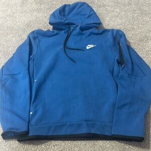 Nike Tech Fleece hooded pullover